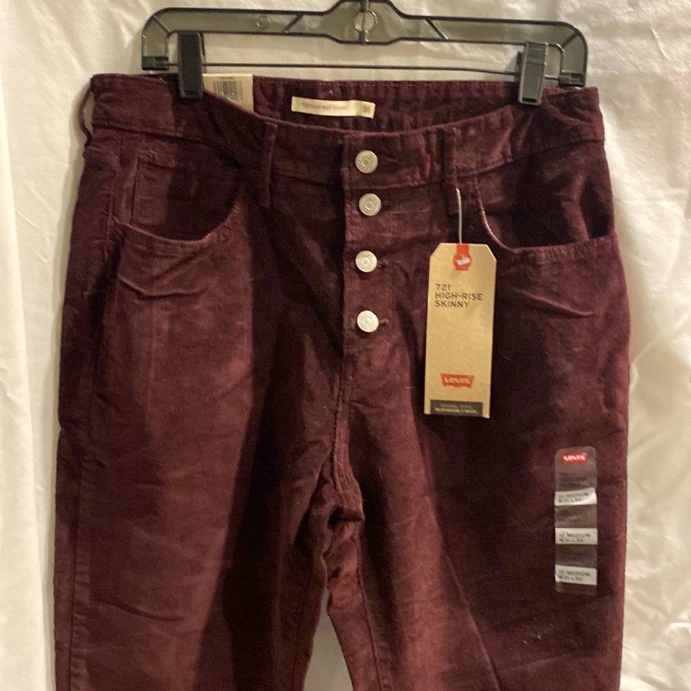 Levi’s (corduroy)